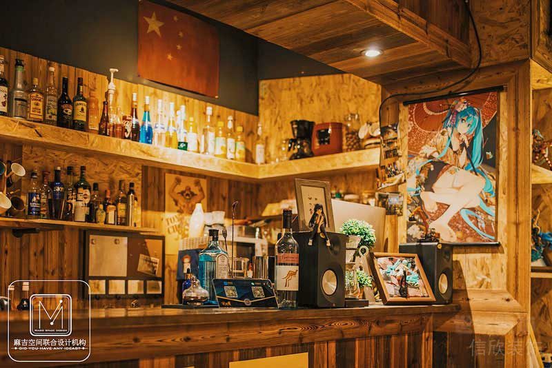 工業(yè)復古風餐廳吧臺裝飾物品