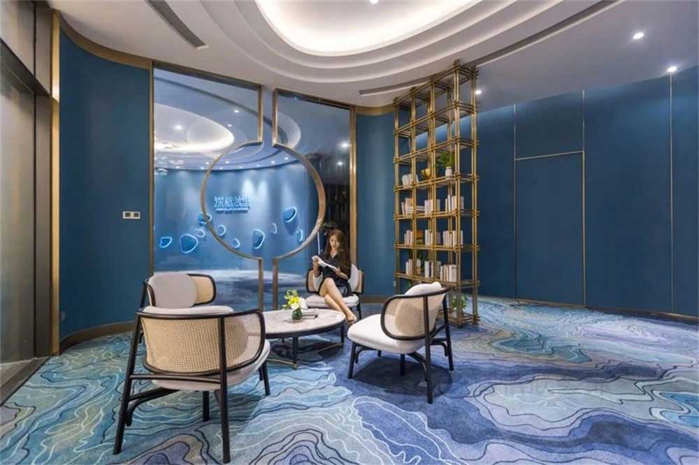 深圳龍崗藍調輕奢風格酒吧裝修設計休息區(qū)