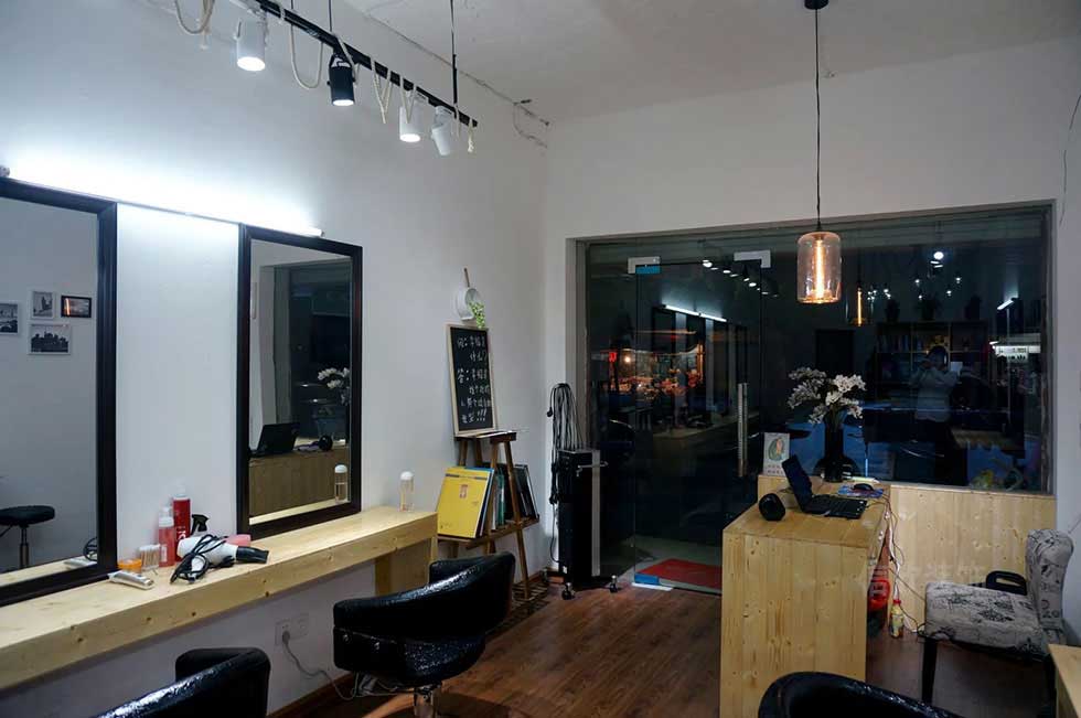 深圳龍華美發(fā)店前臺(tái)裝修設(shè)計(jì)