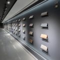 現代簡約風瓷磚陳列展廳裝修設計案例 純色瓷磚展示墻