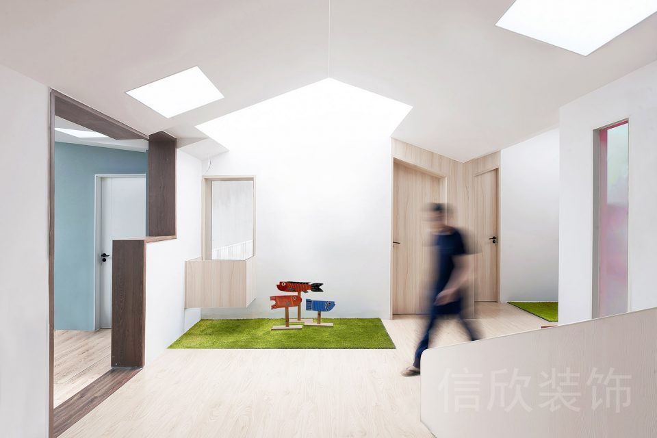 深圳福田區(qū)華強北少兒教育培訓機構(gòu)娛樂大廳斜屋頂天花